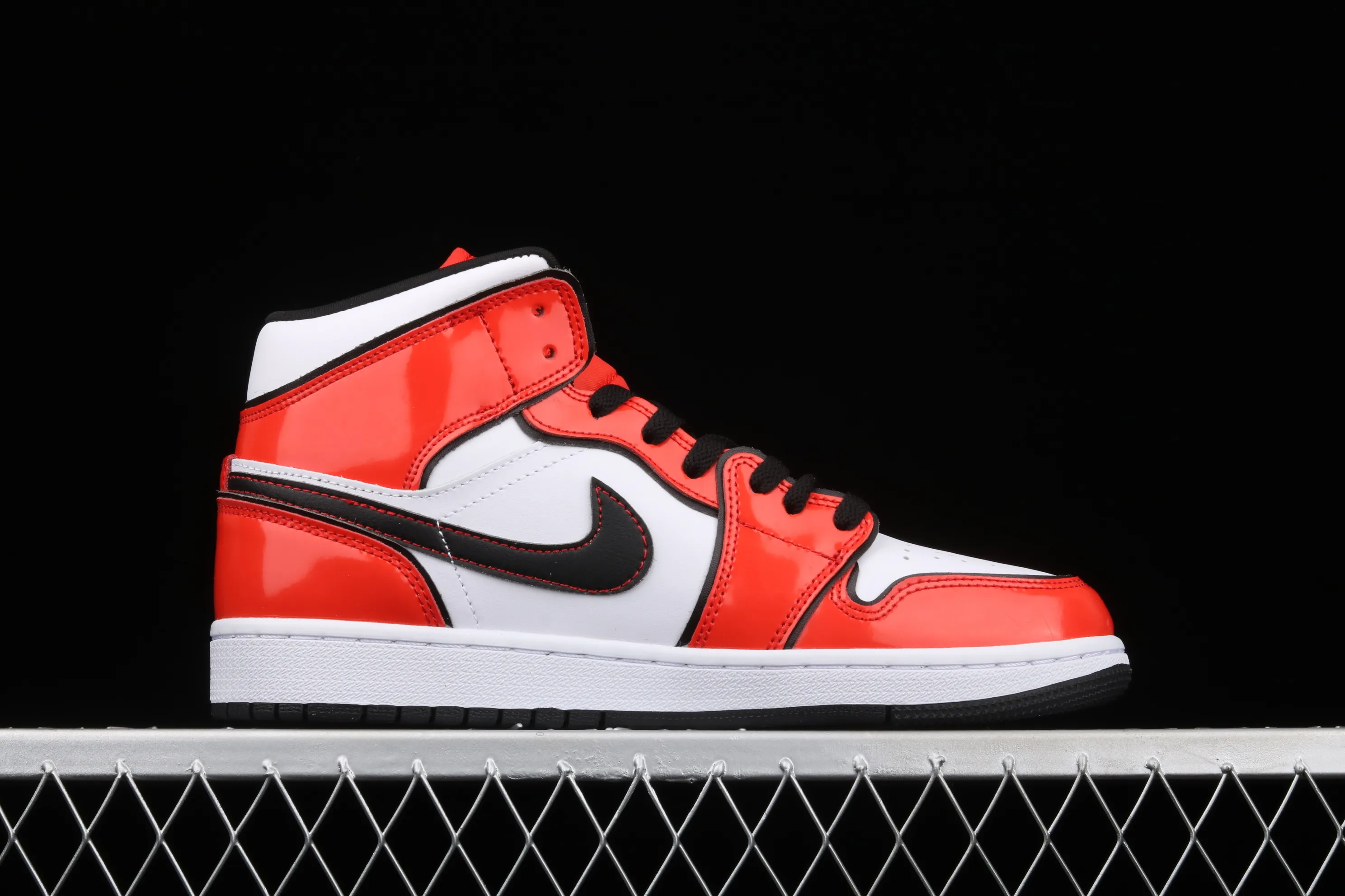 All categories Air Jordan Jordan series basketball shoes Air Jordan 1 Mid Air Jordan 1 Mid AJ1 Joe 1 patent leather orange Zhongbang basketball shoes DD6834-802